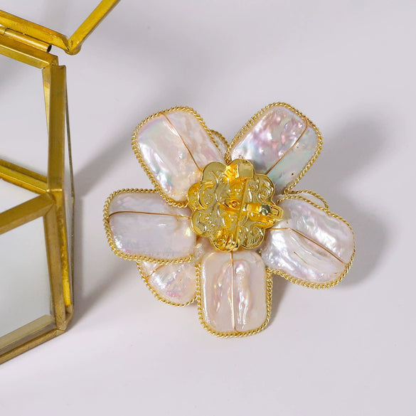 Wholesale Brooch Natural Freshwater Pearl Geometric Plant Flowers Style 18K Real Gold Plated