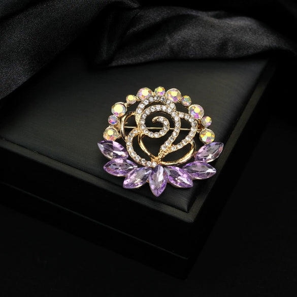 Wholesale Brooch Pin Zinc Alloy Inlaid Diamonds Leaves Shape Electroplated Trendy