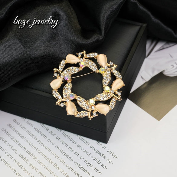 Wholesale Brooch Zinc Alloy Geometric Animal Flower Bow Leaf Star Design Electroplating For Women