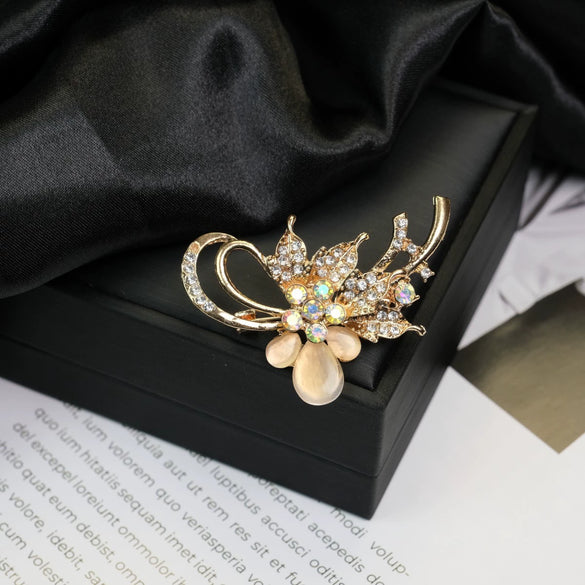 Wholesale Brooch Zinc Alloy Geometric Animal Flower Bow Leaf Star Design Electroplating For Women