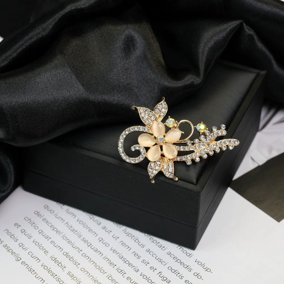 Wholesale Brooch Zinc Alloy Geometric Animal Flower Bow Leaf Star Design Electroplating For Women