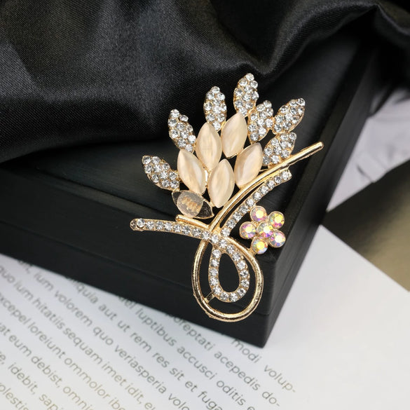 Wholesale Brooch Zinc Alloy Geometric Animal Flower Bow Leaf Star Design Electroplating For Women