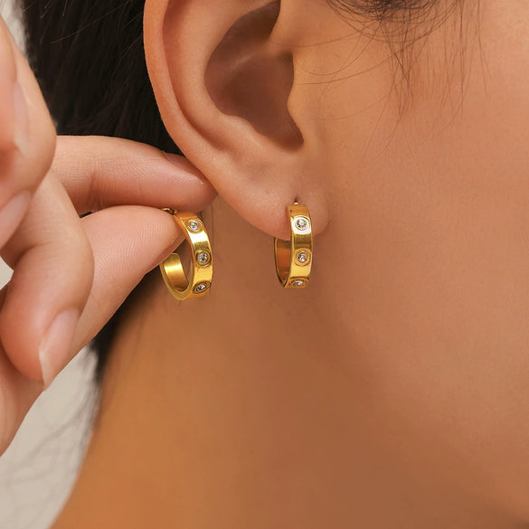 Wholesale C Shaped Zircon Earrings In Simple Cold Style 18K Gold Plated Titanium Steel Jewelry For Women With Geometric Styling And Electroplating Treatment