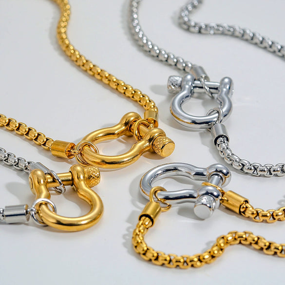 Wholesale Carabiner Necklace Stainless Steel Titanium Steel Geometric Style Electroplating For Men And Women