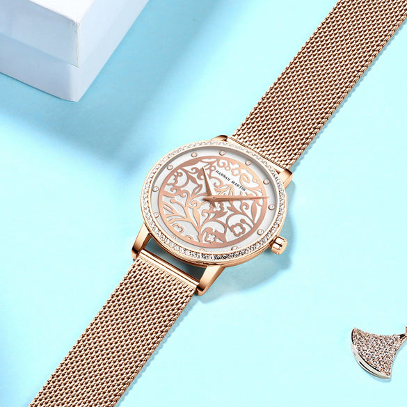 Wholesale Carved Retro Women's Quartz Diamond Watch With Alloy Case Stainless Steel Strap And Buckle Mineral Reinforced Glass Mirror Round Dial