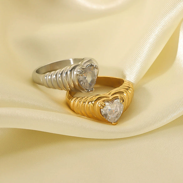 Wholesale Cast Stainless Steel Inlaid White Love Zircon Heart Shaped Geometric Ring For Women 18K Gold Plated Electroplated