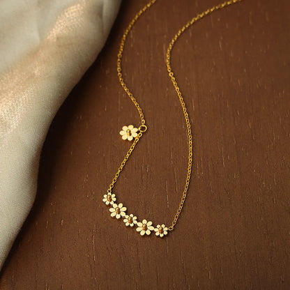 Wholesale Casual Simple Style Flower Titanium Steel Plating 18k Gold Plated Pendant Necklace