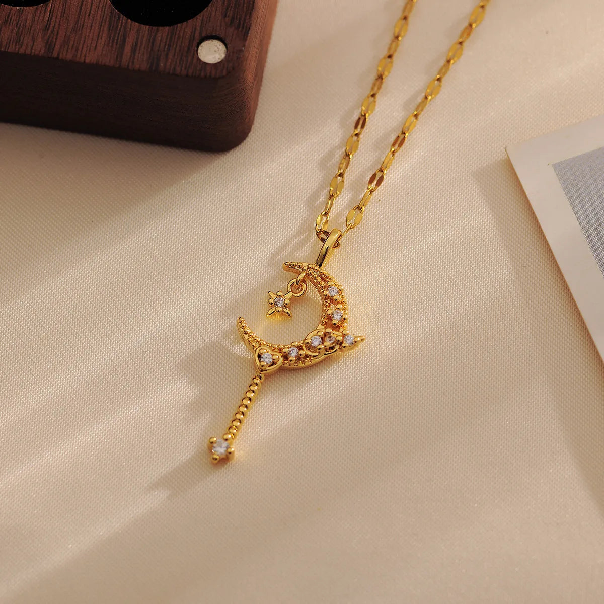 Wholesale Casual Simple Style Moon Titanium Steel Copper Inlay 18K Gold Plated Zircon Pendant Necklace