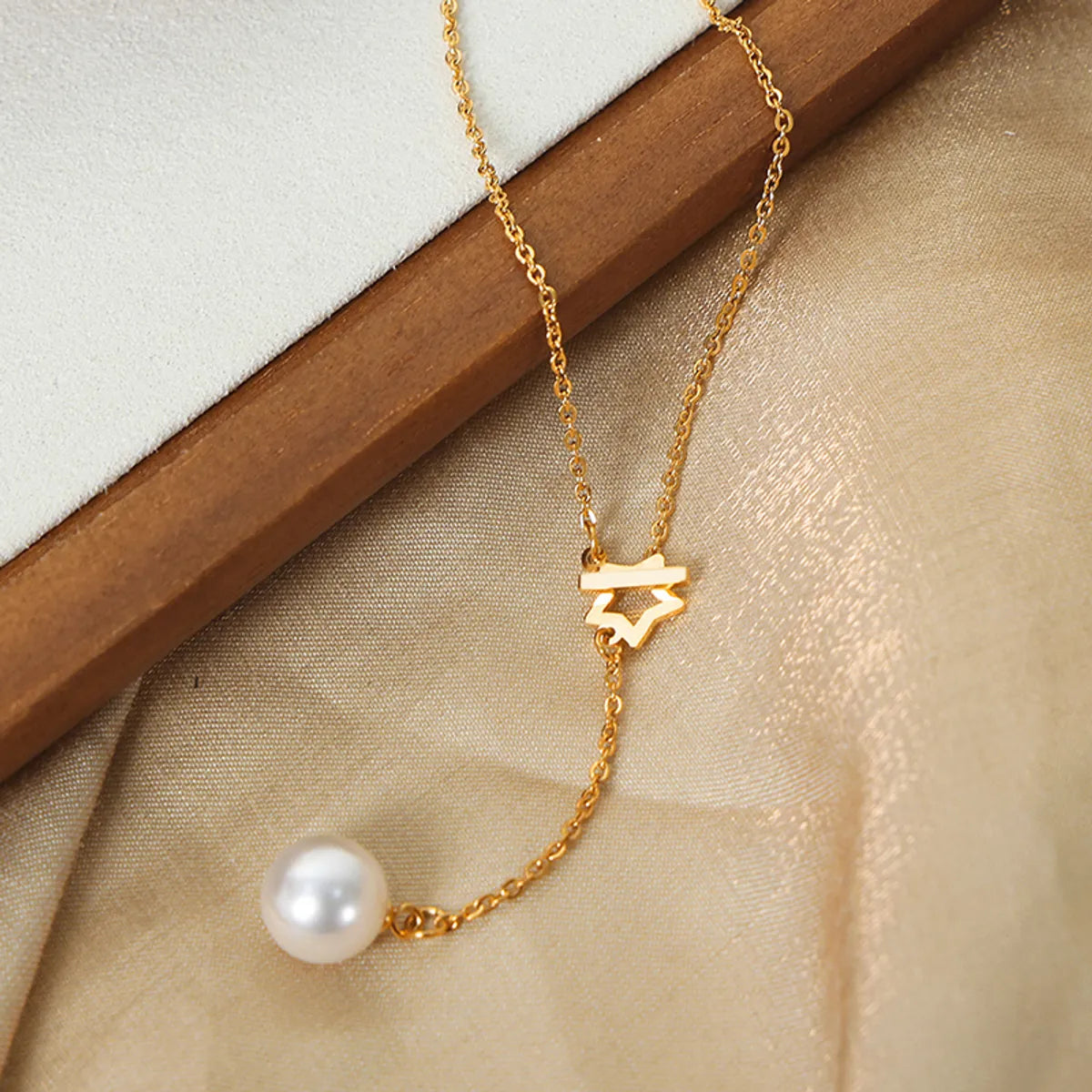 Casual Star Artificial Pearl Titanium Steel Plating 18k Gold Plated Necklace