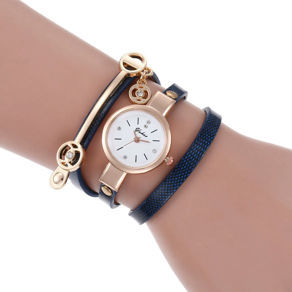 Wholesale Casual Women's Alloy Imitation Leather Strap Round Dial Quartz Winding Handwoven Watch