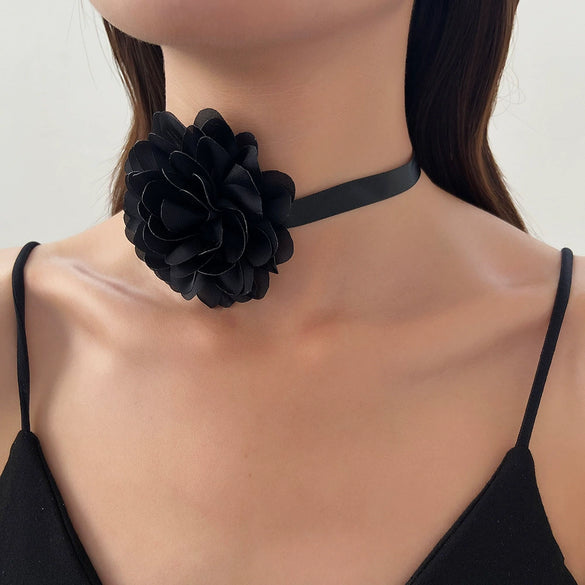 Wholesale Choker Necklace Retro Rose Flower Style Alloy Pendant Flannel Chain Cloth Material