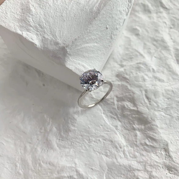 Wholesale Classic Simple S925 Sterling Silver Four Claw Ring With Diamond Encrusted Simulation Mosane Diamond For Women Geometric Style Electroplated