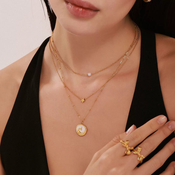 Wholesale Clavicle Necklace White Seashell Round 316L Stainless Steel Geometric Electroplated Light Luxury Style For Women