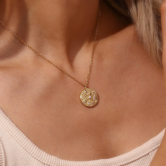 Wholesale Coin Pendant Necklace In Stainless Steel With Zircon Pearl Four Mans Star And Round Shape Geometric Pattern Electroplated Women's Fashion Style