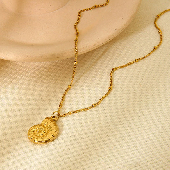 Wholesale Conch Pendant Stainless Steel 18K Gold Plated Necklace For Women Ocean Style Animal Zodiac Design