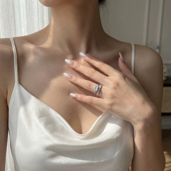 Wholesale Copper Electroplated Heartshaped And Dropshaped Diamondencrusted Couple Rings Modern Minimalist Geometric Unisex Wedding Accessories