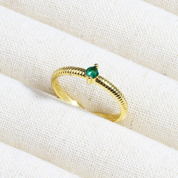 Wholesale Copper Geometric Micropaved Light Luxury Emerald Inlaid Ring For Women