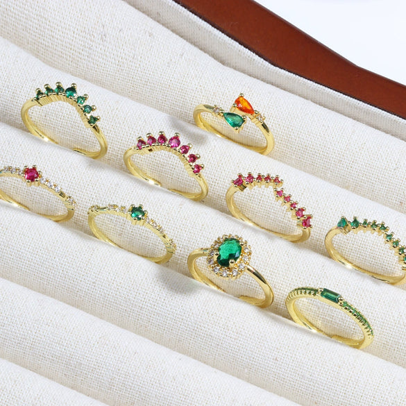 Wholesale Copper Geometric Micropaved Light Luxury Emerald Inlaid Ring For Women