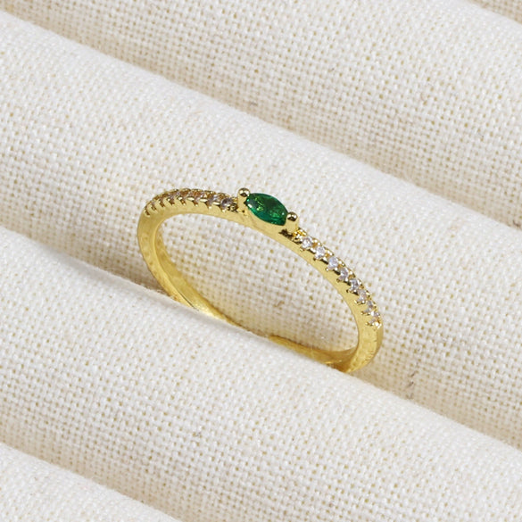 Wholesale Copper Geometric Micropaved Light Luxury Emerald Inlaid Ring For Women