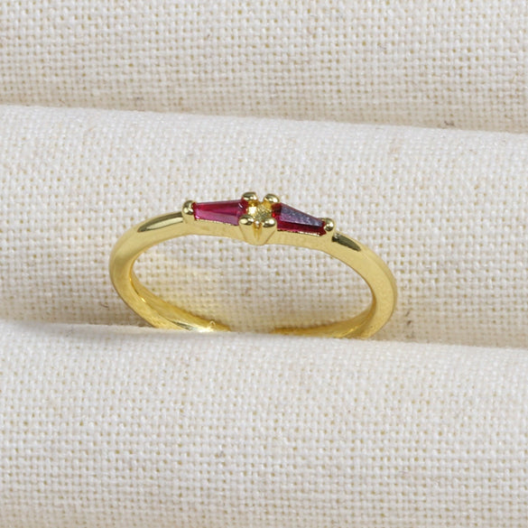 Wholesale Copper Geometric Micropaved Light Luxury Emerald Inlaid Ring For Women