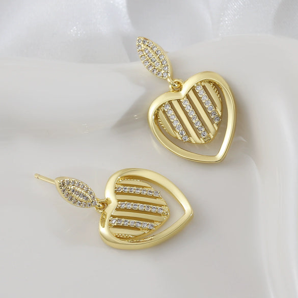 Wholesale Copper Heart Shape Electroplated Women's Diamondstudded Earrings