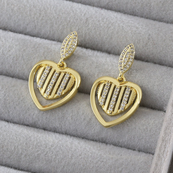 Wholesale Copper Heart Shape Electroplated Women's Diamondstudded Earrings
