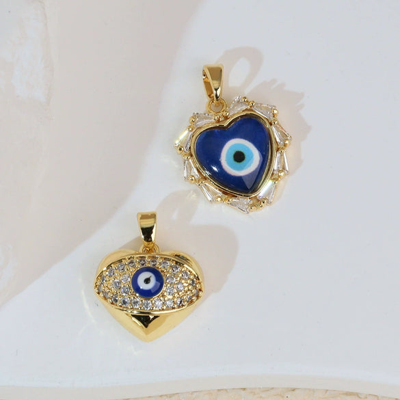 Wholesale Copper Heartshaped Devil's Eye Pendant Jewelry Accessories With Electroplating