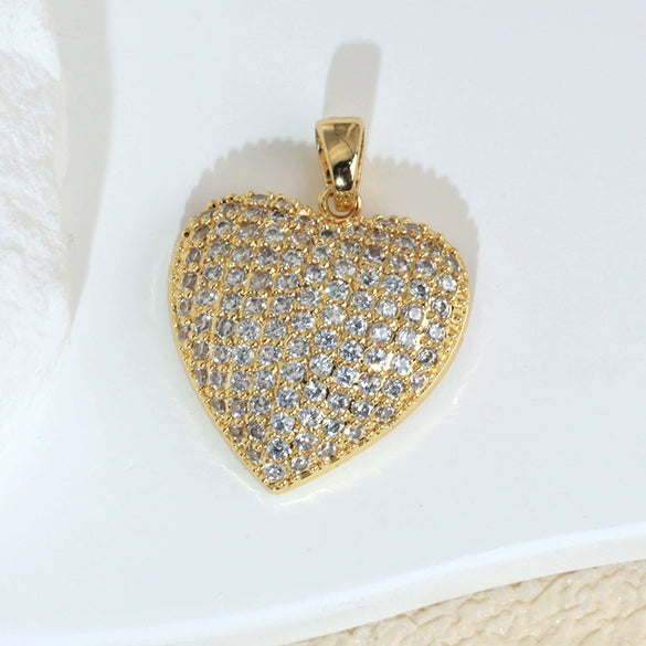 Wholesale Copper Heartshaped Micropaved Love Necklace Pendant For Women Jewelry Accessories