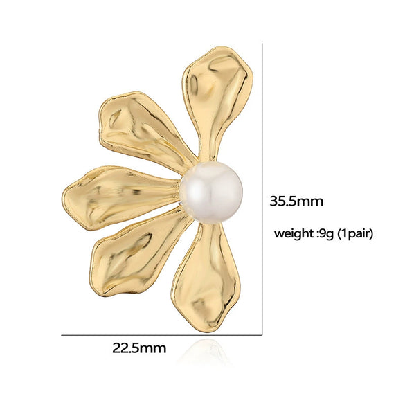 Wholesale Copper Inlaid Pearl Flower Petal And Geometric C Shaped Women's Earrings