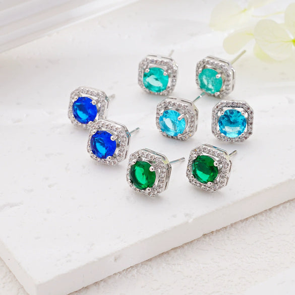 Wholesale Copper Inlaid Zircon Simple Style Square Perfume Bottle Pendant Necklace For Women With Electroplating