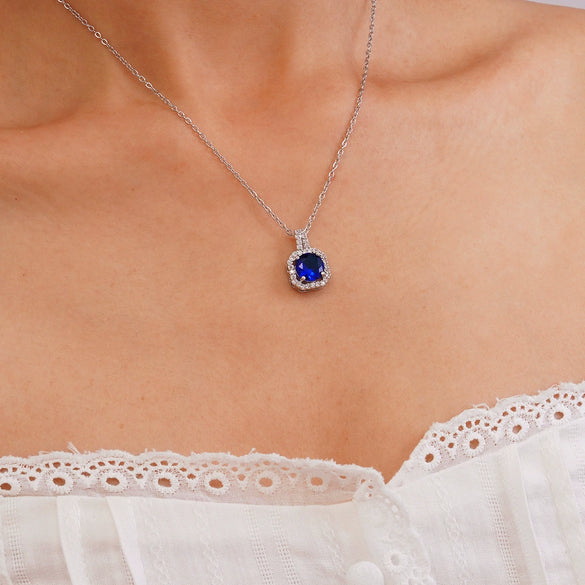 Wholesale Copper Inlaid Zircon Simple Style Square Perfume Bottle Pendant Necklace For Women With Electroplating