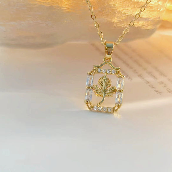 Wholesale Copper Leaf Pendant Necklace Electroplating Design For Women