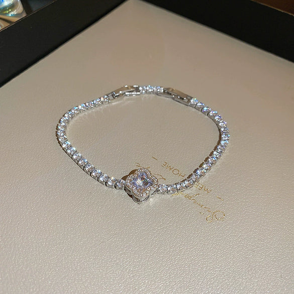 Wholesale Copper Letter Zirconia Inlayed Fashion Exquisite Cold Style Light Luxury High End Feeling Temperament Women's Bracelet