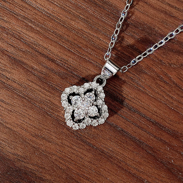 Wholesale Copper Ochain Mixed Gem Inlaid Fourleaf Clover Pendant Necklace With Zircon And Flower Design