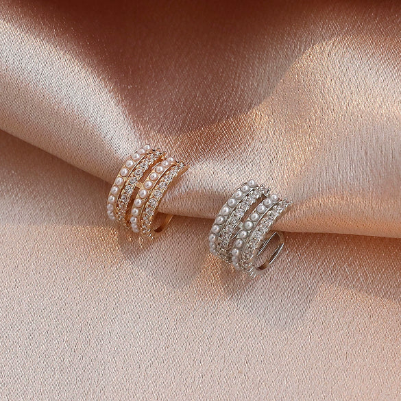 Wholesale Copper Pearls Multilayer Ear Clip Single Earrings For Women With Geometric Design And Pearl Setting