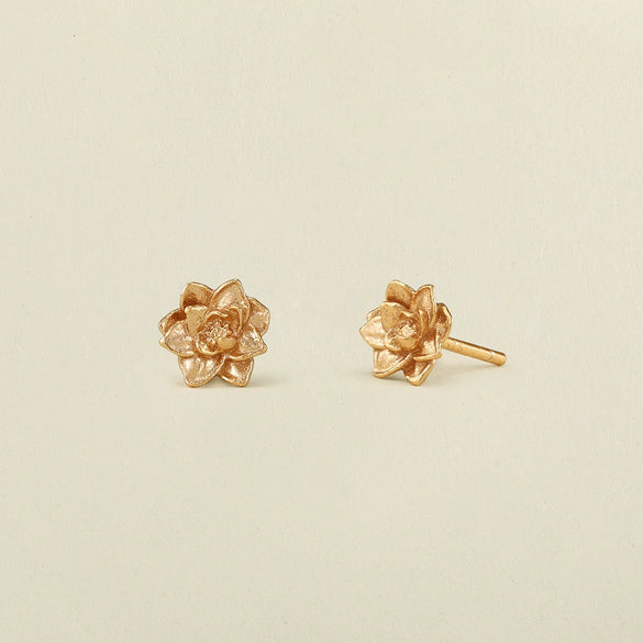 Wholesale Copper Retro Flower Earrings With Electroplating