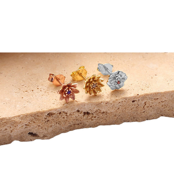 Wholesale Copper Retro Flower Style Earrings For Women With Electroplating Treatment