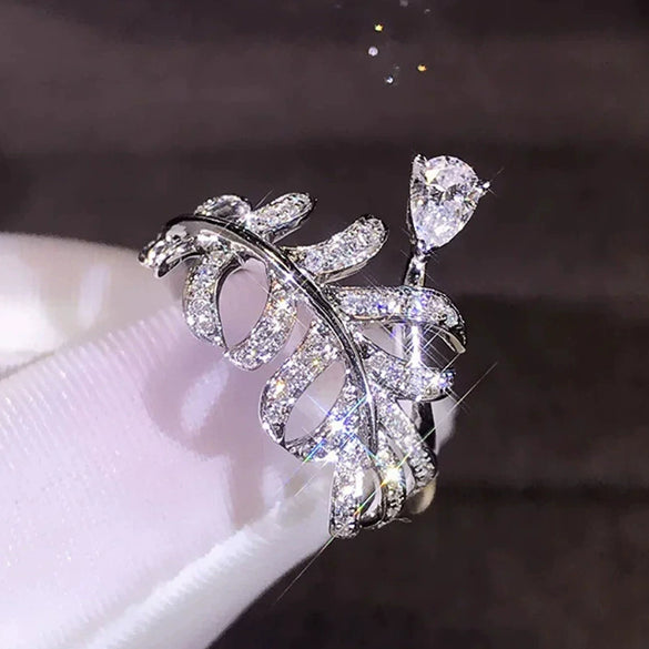 Wholesale Copper Ring For Women Dropshaped Feather Leaf Pattern Set With Zirconia