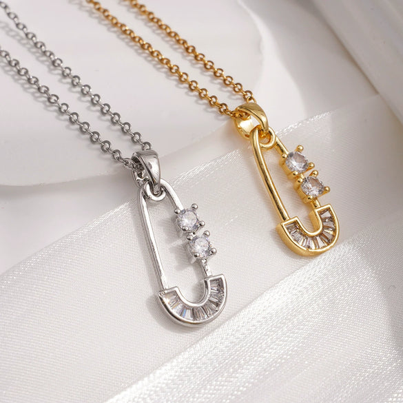 Wholesale Copper Titanium Steel Ochain Necklace For Women With Microinlaid Zircon Paper Clip Pendant Light Luxury Geometric Electroplated Style