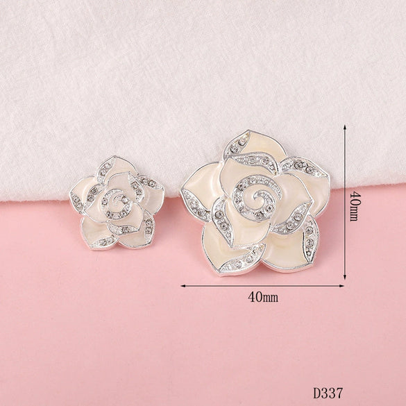 Wholesale Creative Alloy Jewelry Camellia Flower Pendant Electroplated For Female Mobile Phone Beauty Accessories