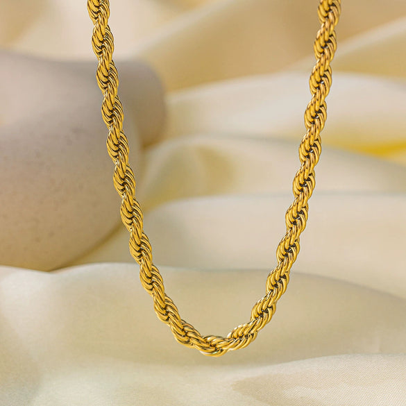 Wholesale Cuban Chain Necklace In Fashionable Style With Geometric Pattern Made Of Stainless Steel And Titanium Steel Electroplated