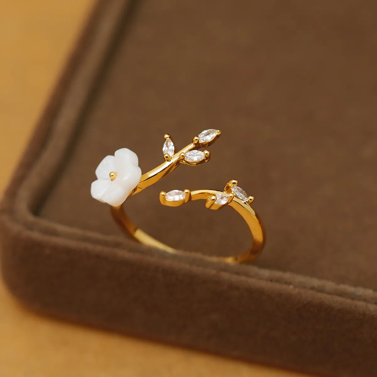 Wholesale Cute Sweet Flower Copper Plating Inlay 18K Gold Plated Zircon Rings