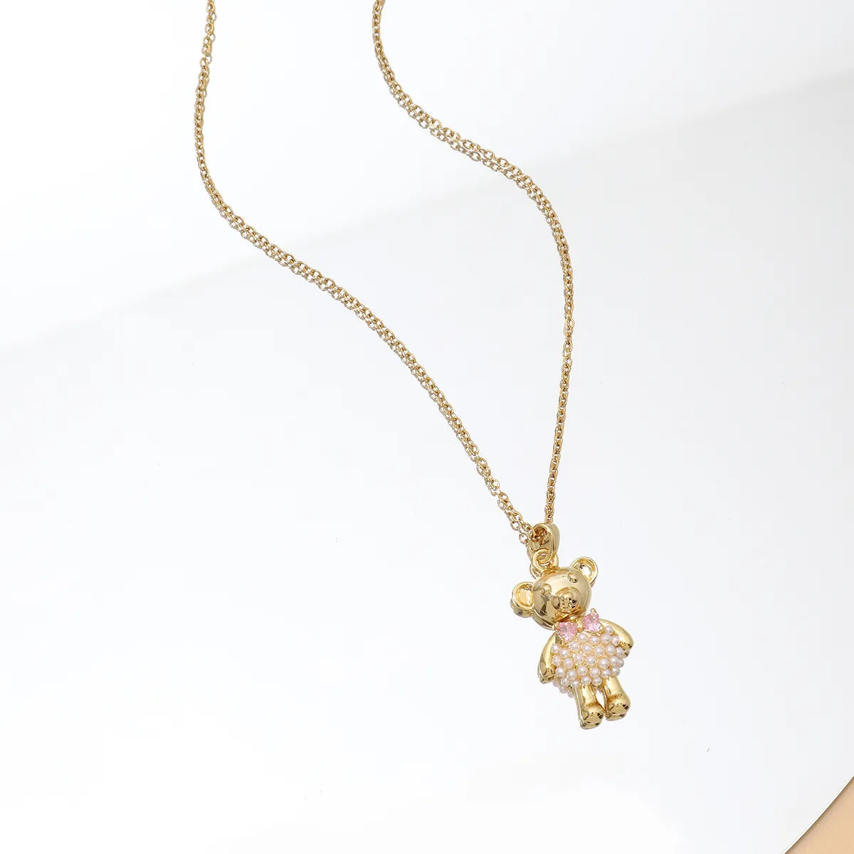 Wholesale Cute Sweet Little Bear Copper Plating Inlay 18K Gold Plated Artificial Pearls Zircon Pendant Necklace