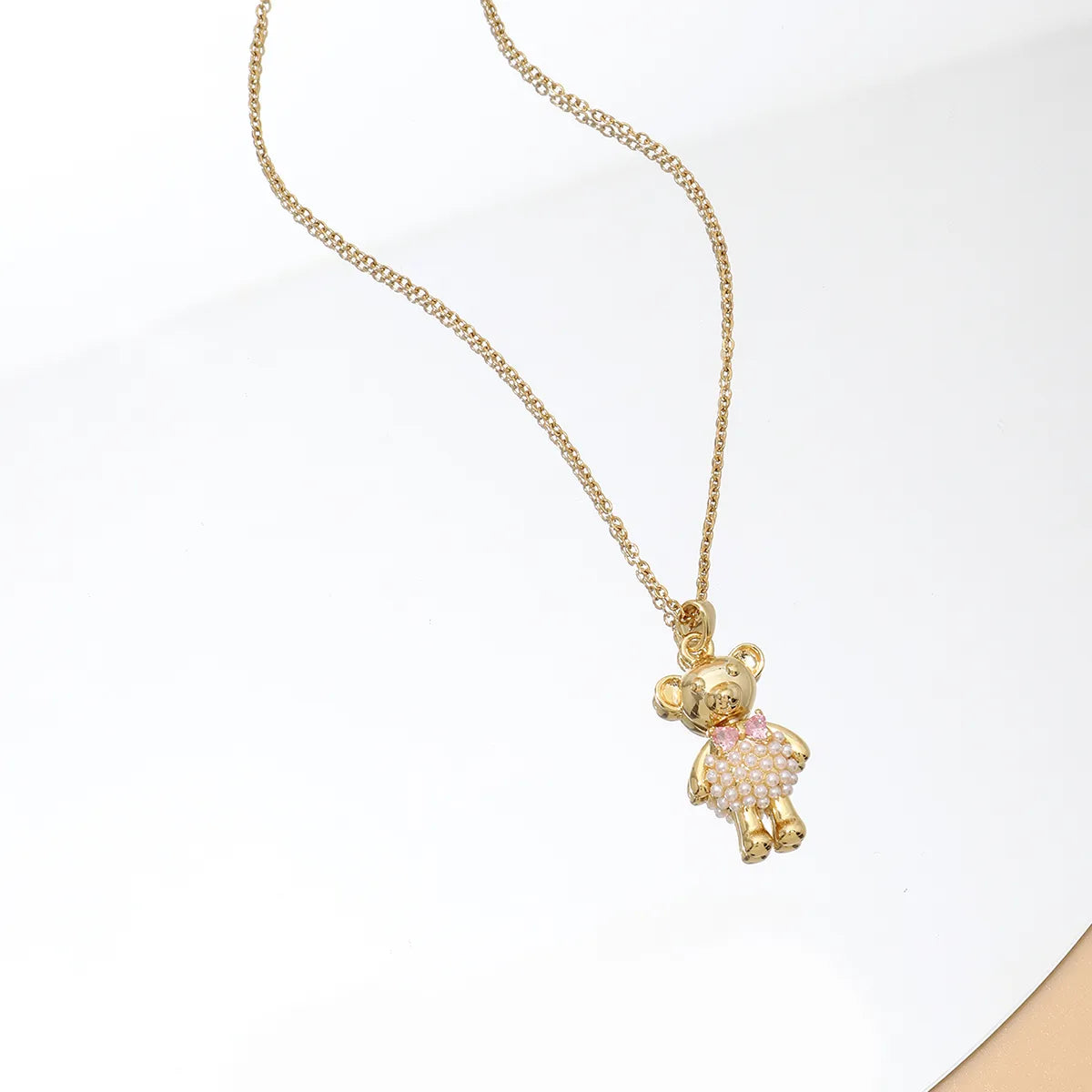 Wholesale Cute Sweet Little Bear Copper Plating Inlay 18K Gold Plated Artificial Pearls Zircon Pendant Necklace