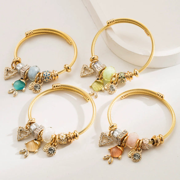 Wholesale Diamonddesigned Alloy Goldfish Pendant Adjustable Bracelet For Women