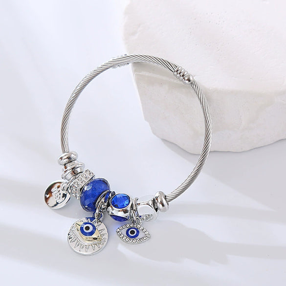 Wholesale Diamondencrusted Alloy Heartshaped Adjustable Bracelet For Unisex Fashion Jewelry