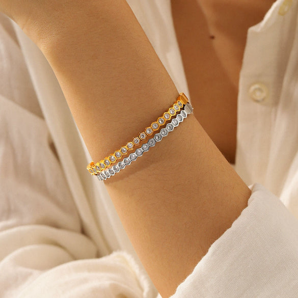 Wholesale Diamondencrusted Electroplated Stainless Steel Bracelet For Women With Geometric Ins Style