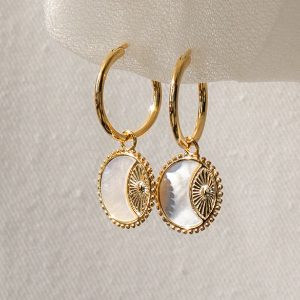 Wholesale Earrings Copper Motherofpearl Geometric Sun Round Coin Moon Pendant 18K Gold Plated For Women