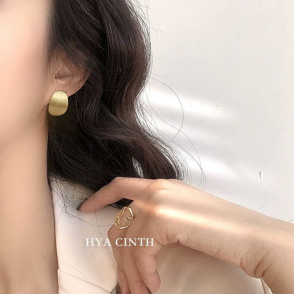 Wholesale Earrings Copper Plated With Real Gold Geometric Cshaped Minimalist Brushed Gold Style