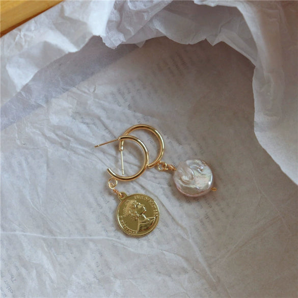 Wholesale Earrings Freshwater Pearl Gold Coin Badge Thick Plated Gold Geometric Medieval Natural Style